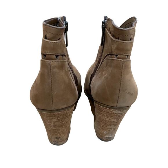 Vince Camuto Suede Ankle Booties – Taupe Cutout 3” Heel – 9- Western - Picture 6 of 7